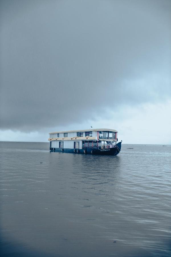 Harmony Houseboats Hotel Alappuzha Luaran gambar